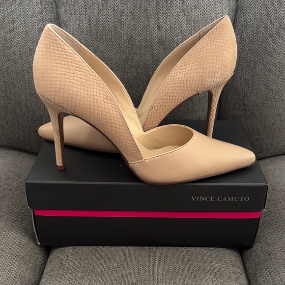 Vince Camuto Blush Heels - Picture 6 of 7